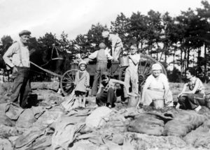 Joseph Ziemba, Jean, (near wagon…Stanley, Walt) Louis (holding pail) Sitting…Frances, Victoria Ziemba, Josephine C. 1935